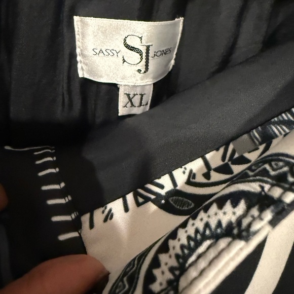 Sassy Jones Monochrome Geometric Pants - Picture 2 of 2